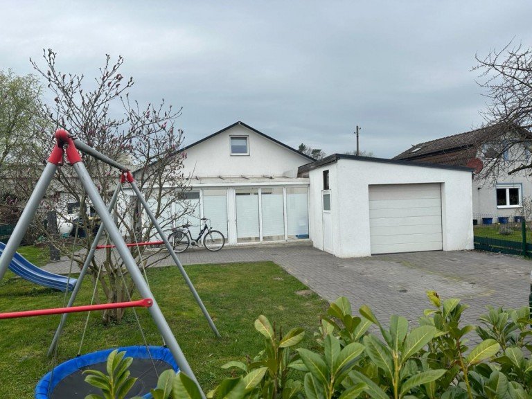 Hausansicht Braunschweig Einfamilienhaus Einfamilienhaus nahe S�dsee - mit gro�er Garage, Platz zum Leben & echtem Wohlf�hlfaktor