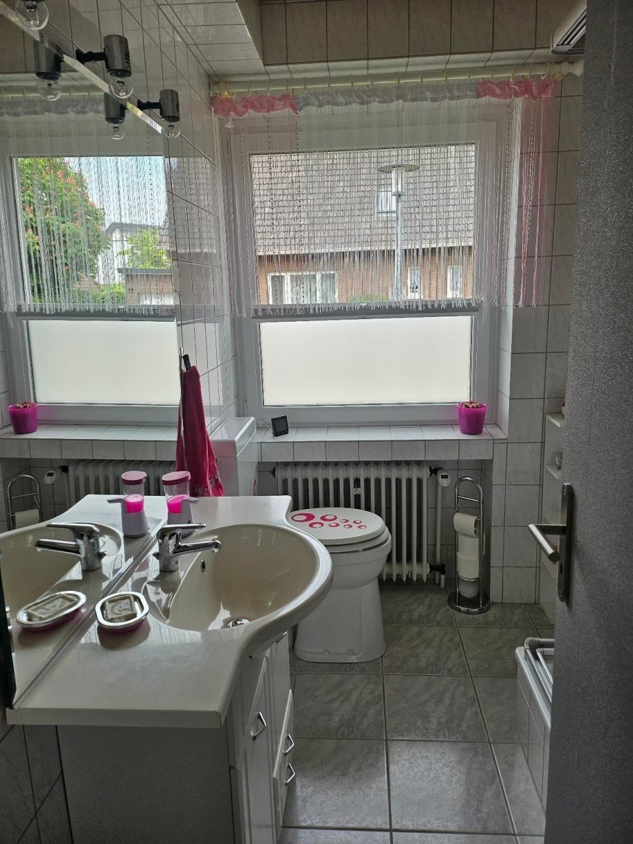8428b13c-0a2b-4ba5-b1e6-5d69a572a324 Zweifamilienhaus Peine