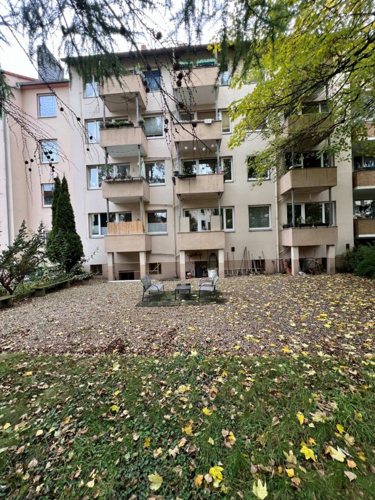 Gartenansicht Hannover Mehrfamilienhaus Mehrfamilienhaus in beliebter Innenstadtlage nahe Conti Vahrenwalder Stra�e