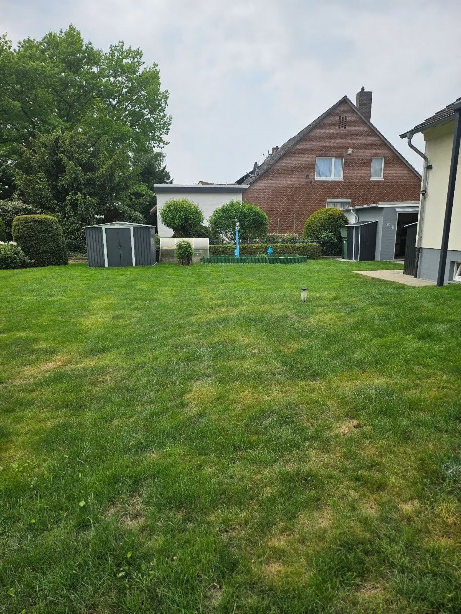c907afe6-c40b-44f7-8d3f-10cb5ffe93ca Zweifamilienhaus Peine