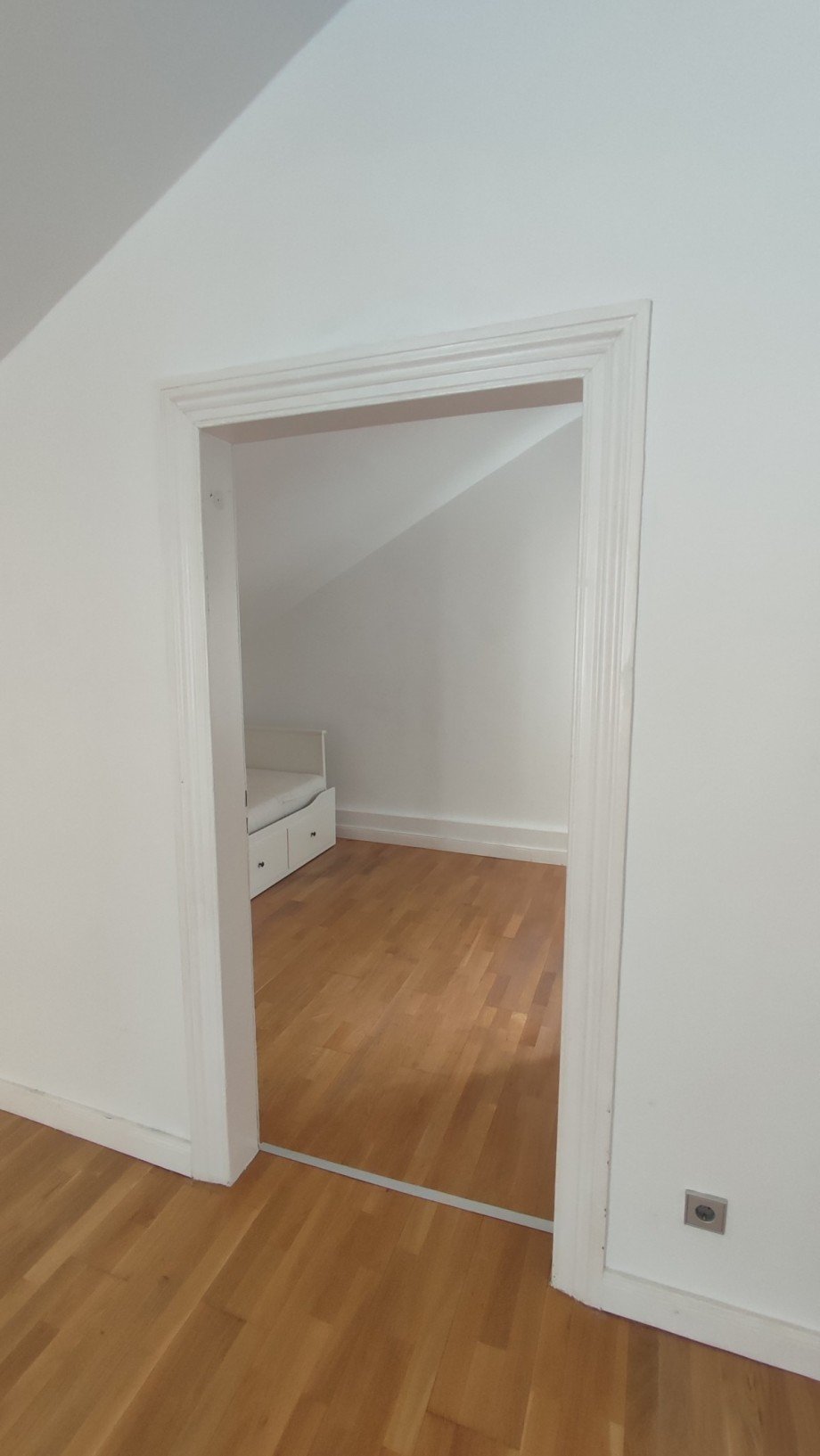 Durchgangszimmer Dachgeschosswohnung Hannover