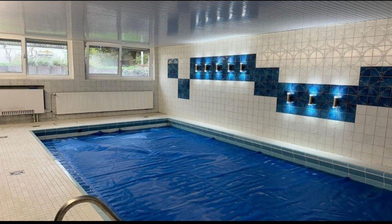 Indoor Pool mit Gegenstromanlage Wolfenb�ttel Einfamilienhaus Gro�es Familienhaus mit Pool & PV-Anlage und viel Platz in Wolfenb�ttel-Linden